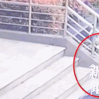 小區(qū)外墻脫落，業(yè)主被砸成十級(jí)傷殘，物業(yè)公司被判賠償16萬！